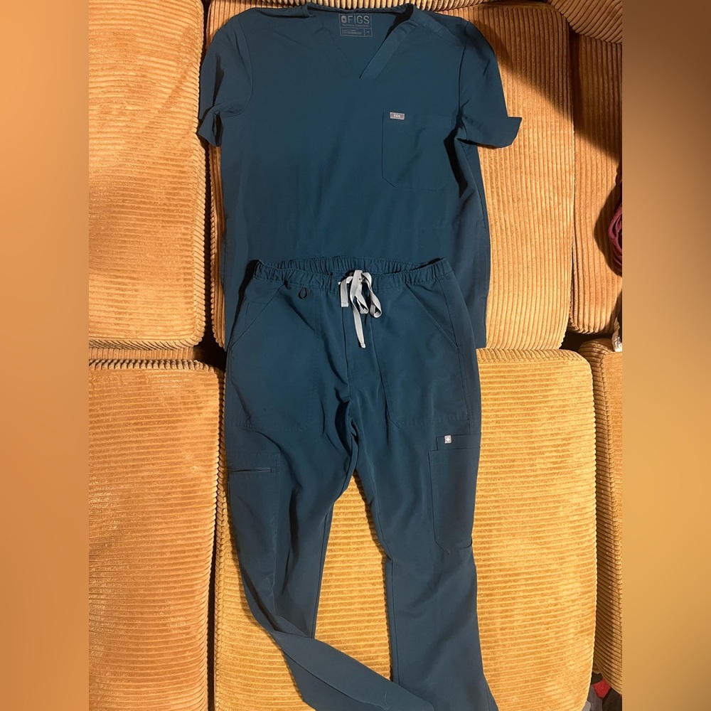 Figs Caribbean Blue Scrub Set